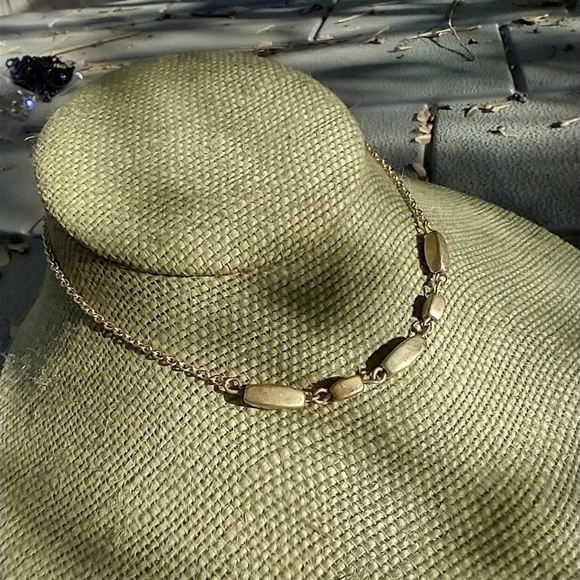 Women's gold tone choker chain necklace. - Picture 3 of 3